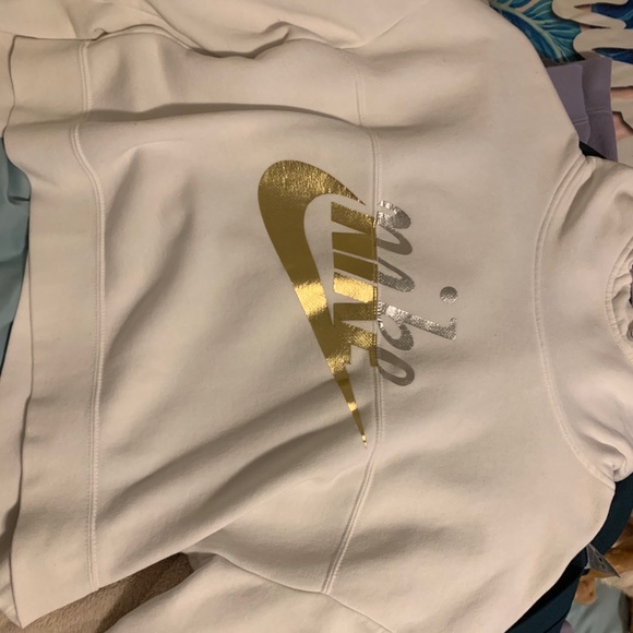 🤍SOLD🤍Nike cropped hoodie - Picture 2 of 5